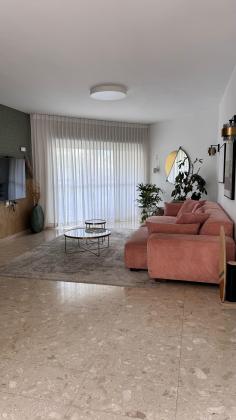 מנחם בגין 9, רמת פולג