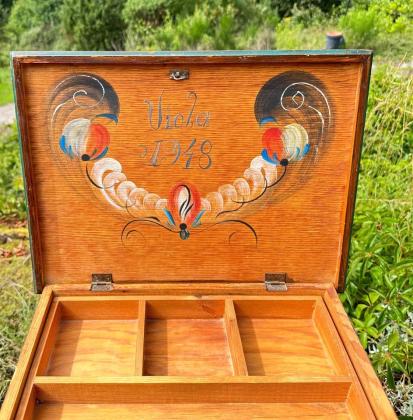 שידת תפירה וינטג' שוודית מדגם