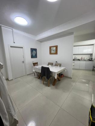 חיים לנדאו 7, פרדס כץ ויסודות