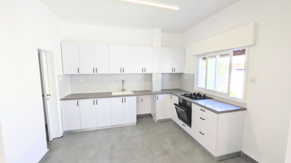 ציזלינג 12, קרית חיים מזרחית