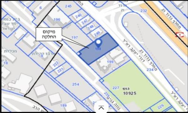 בשכונת נוה פז