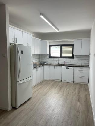 שמואל סלנט 36, המרכז השקט