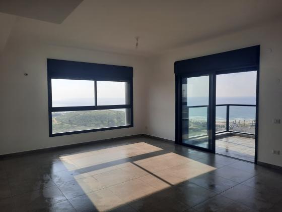 עפרה חזה 5, פארק הים