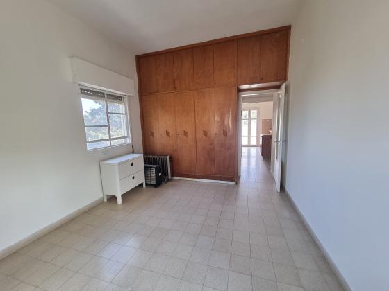 שושנת הכרמל 25, כרמל מערבי