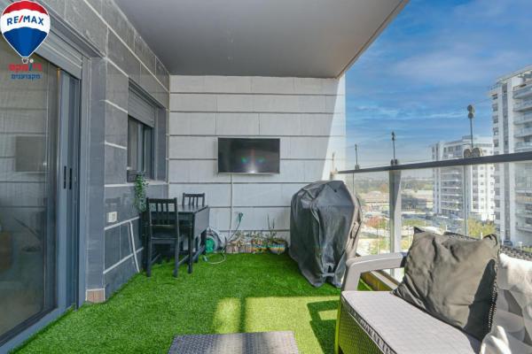 איסר הראל 5, בן גוריון, נווה אלון