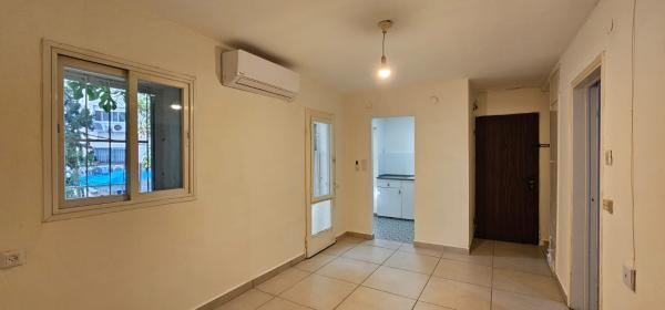 דב הוז 10, קטמון ח-ט