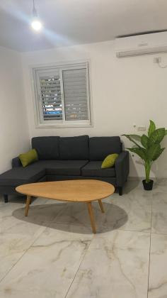 גליקסון 22, נאות הרצל