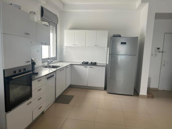 האגמים 13, אגמים