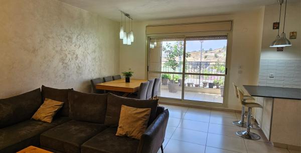 הרב ישעיהו דולגין 3, הר חומה