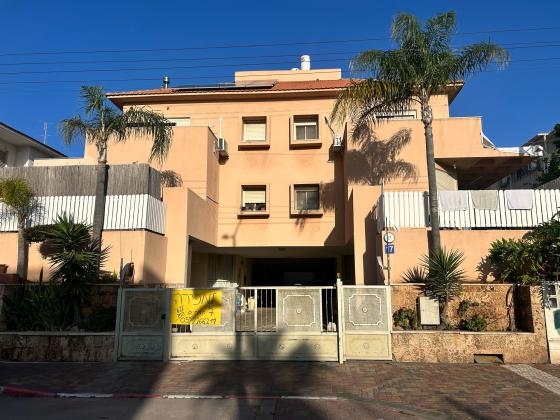 עמק חפר 17 (מרכז העיר)