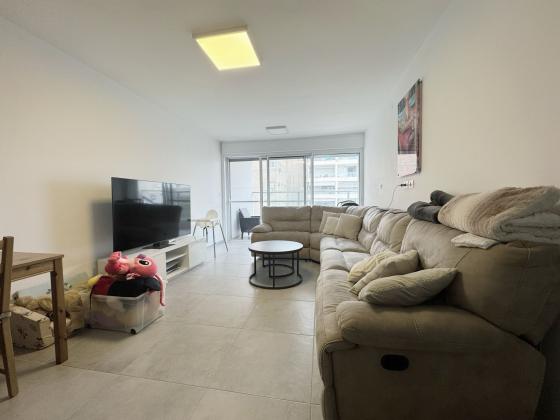 המעלות 12, נאות יהודית