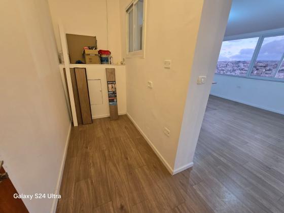 סול ליפצ'ין 6, הר חומה