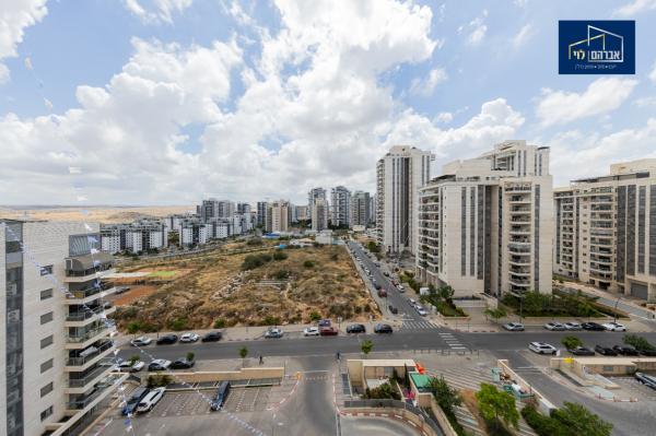 ניסים אלוני 12, פסגות אפק