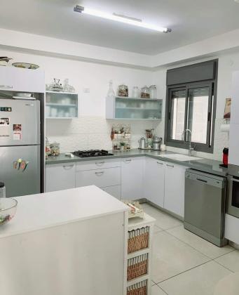 חיים הרצוג 35, פסגות אפק