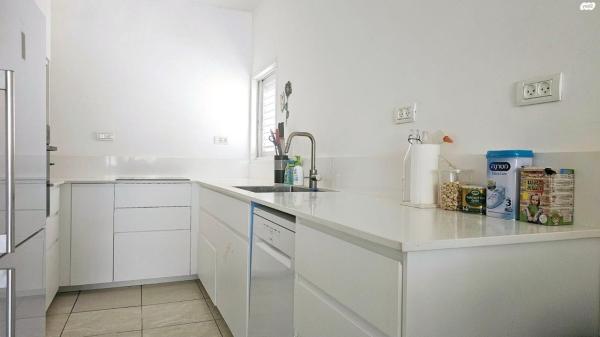 אוסישקין 61, הדר