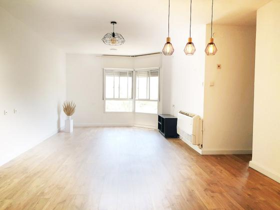 עין גדי 9, שכונה ט