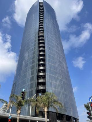 דרך מנחם בגין, הבורסה