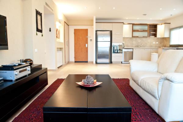 בנימין ד'ישראלי, טלביה