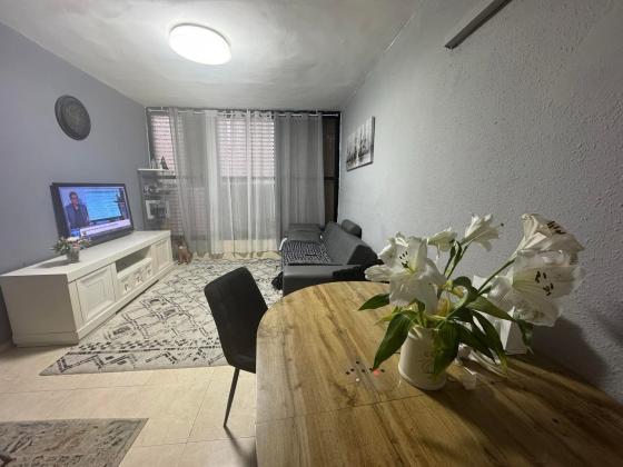 אחד העם 11, דרום מערב