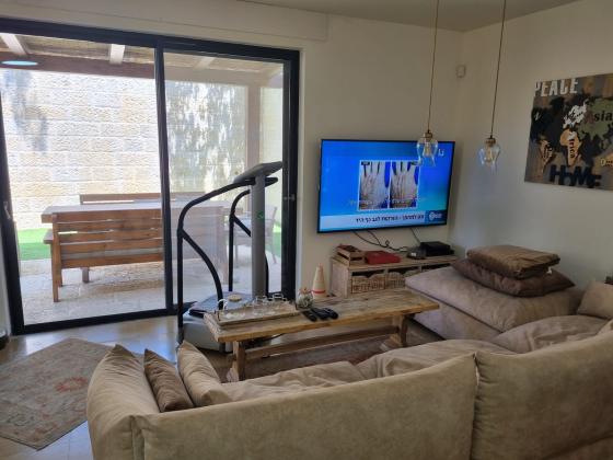 ענבר 43, רכס חלילים