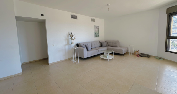 בני בנימין 25, גלי הים