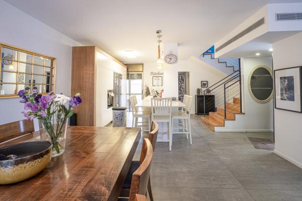 שנת היובל 93, גיל עמל