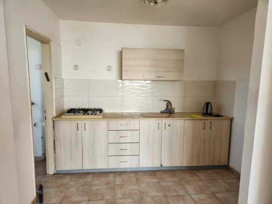 השומרון 9, פנחס ספיר