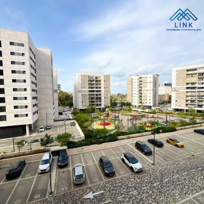 מייק ברנט, רמת אלמוגי