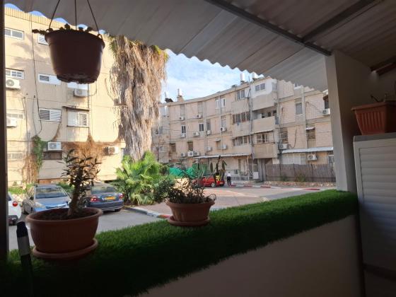 משעול נבטים 10, שכונה ד