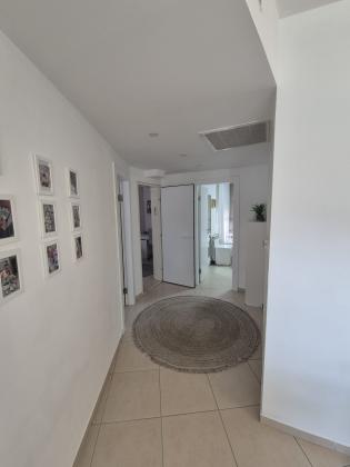 אליהו קורן 2, הר חומה