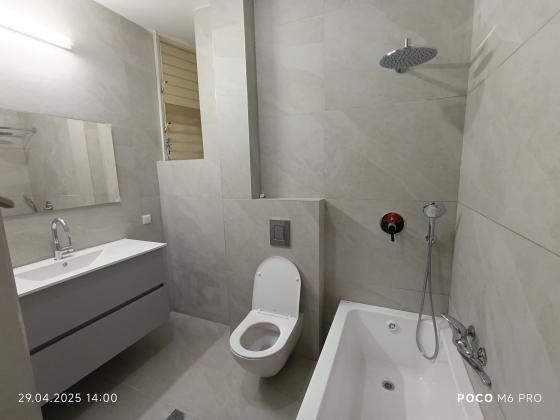 רוטשילד 18, מרכז העיר דרום