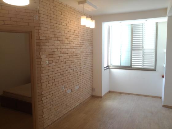 מנדלי מוכר ספרים 6, מרכז העיר