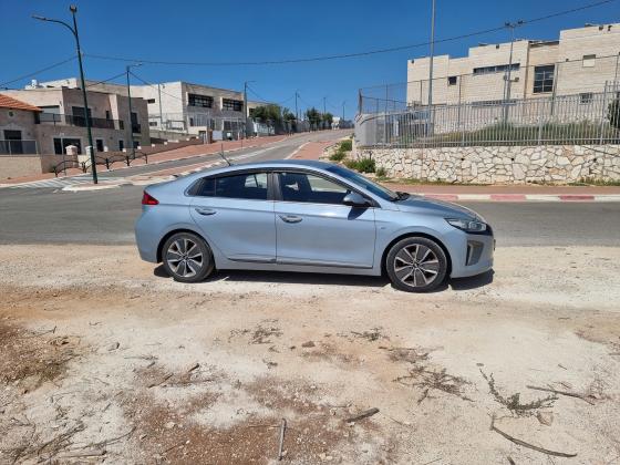 יונדאי איוניק (2017)