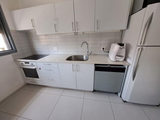 ירושלים 3, הראשונים