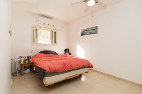 חבצלת השרון 19, פרחים;דגניה