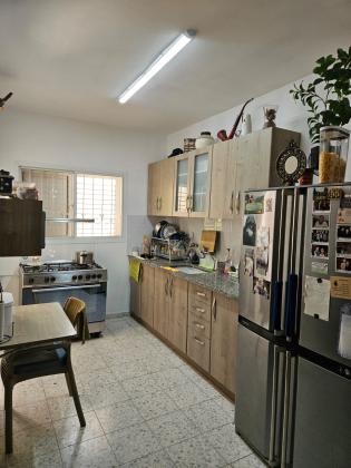 אליהו בן-חור 8, שכונה ו