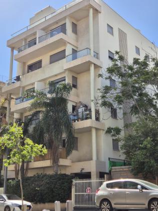 מירון 12, נוה שאנן