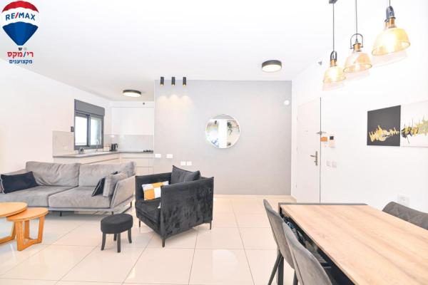 איסר הראל 5, בן גוריון, נווה אלון