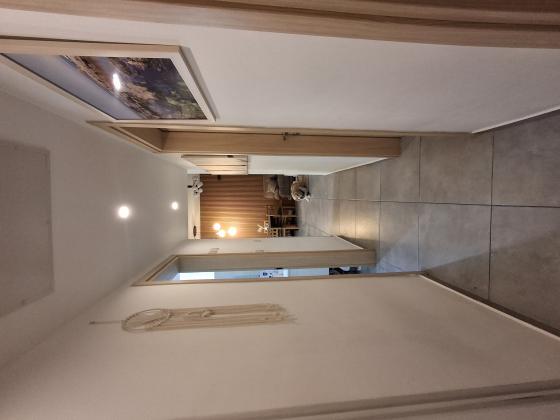 דרך ארץ 76, הפרחים