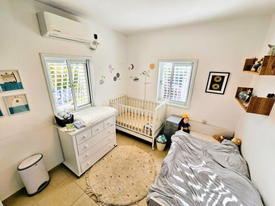 אוסישקין 61, הדר