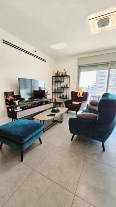 בשכונת נופרים