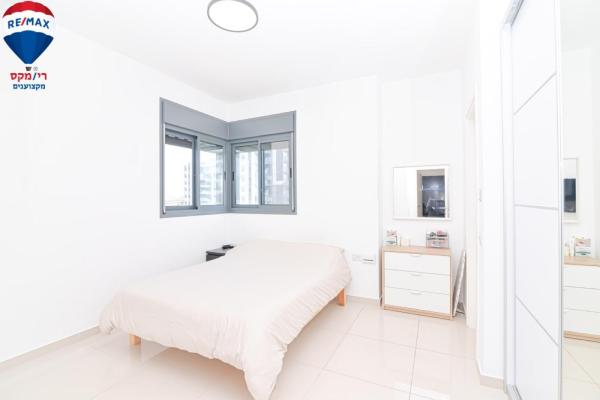 איסר הראל 5, בן גוריון, נווה אלון