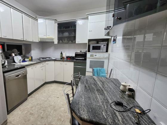 הפורצים 14, תל גיבורים