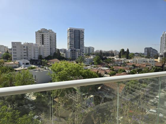 שי עגנון 4, קיראון