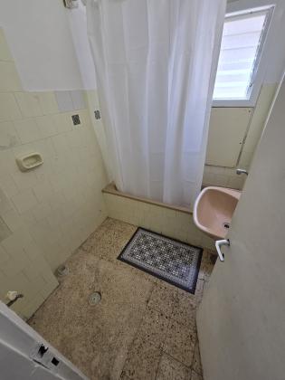 ארלוזורוב 76 (מרכז)