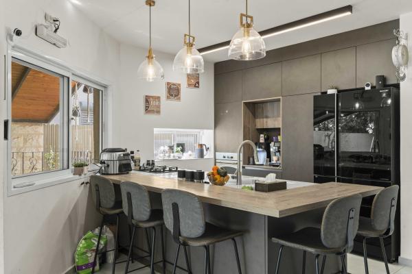 הסיפון 5 (נווה ים)