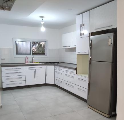 ירושלים 13, שכונה ט