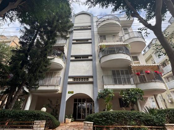 יצחק בן צבי, כפר גנים ב