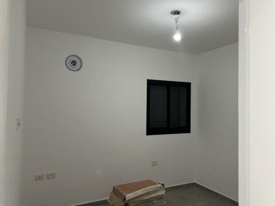 רועי קליין 5, קרית קריניצי