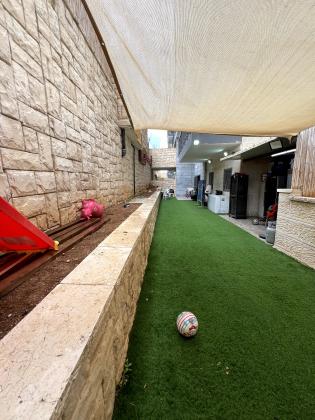 בשכונת נוה שמיר